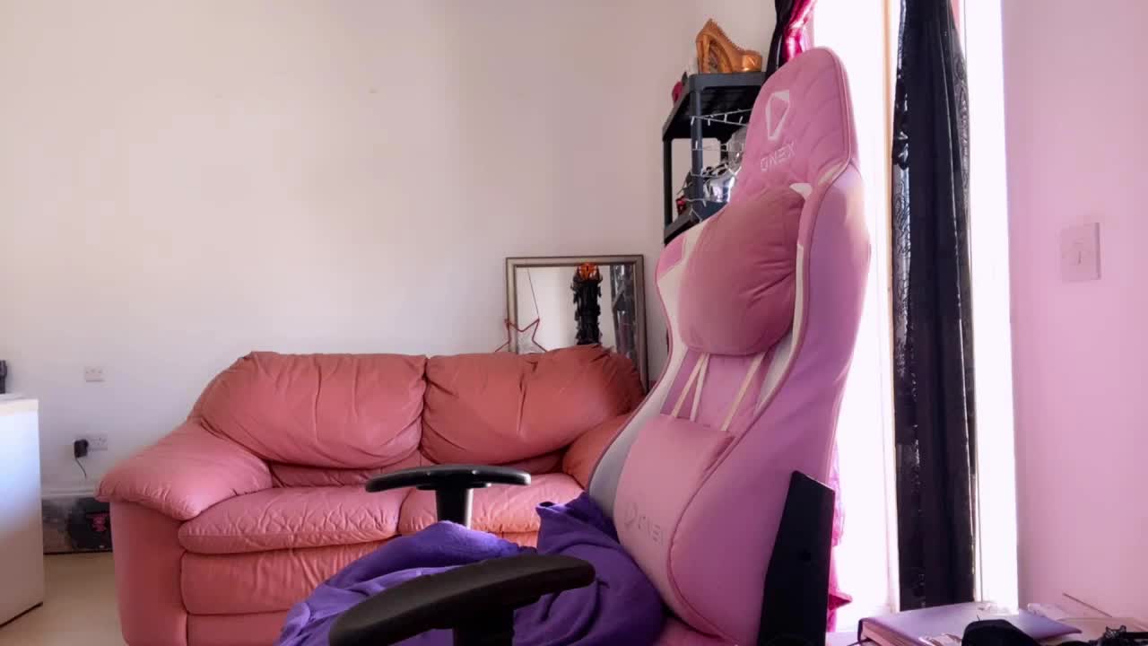 NylonQueen Adult Chat September 6, 2025