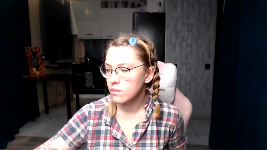 Reginasmilee Adult Chat September 6, 2025