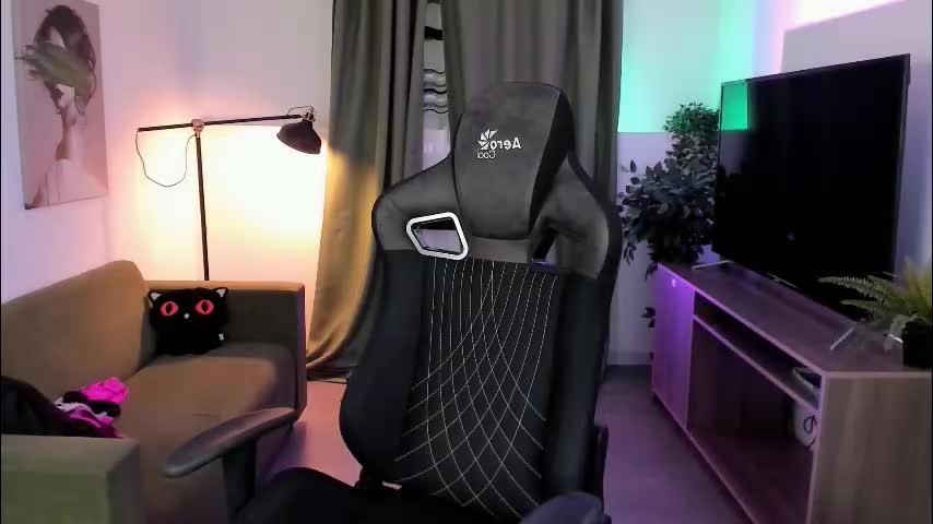 emilywiled Adult Chat September 6, 2025