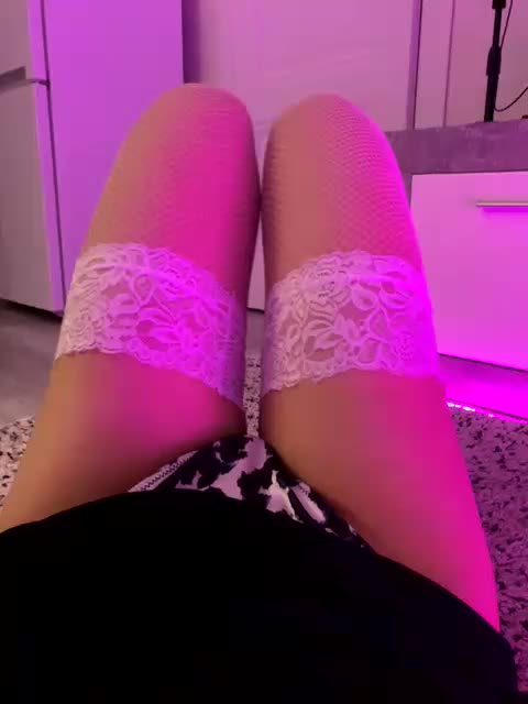 FeeBee Adult Chat September 6, 2025