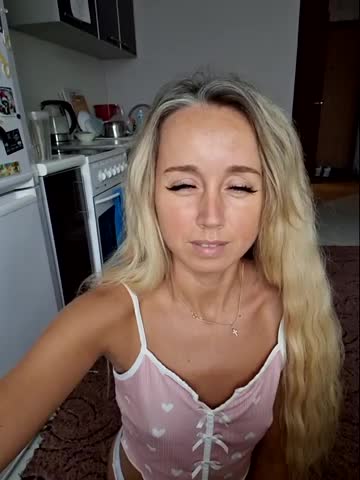 b_l_o_n_d_i_n_k_a Adult Chat September 7, 2025