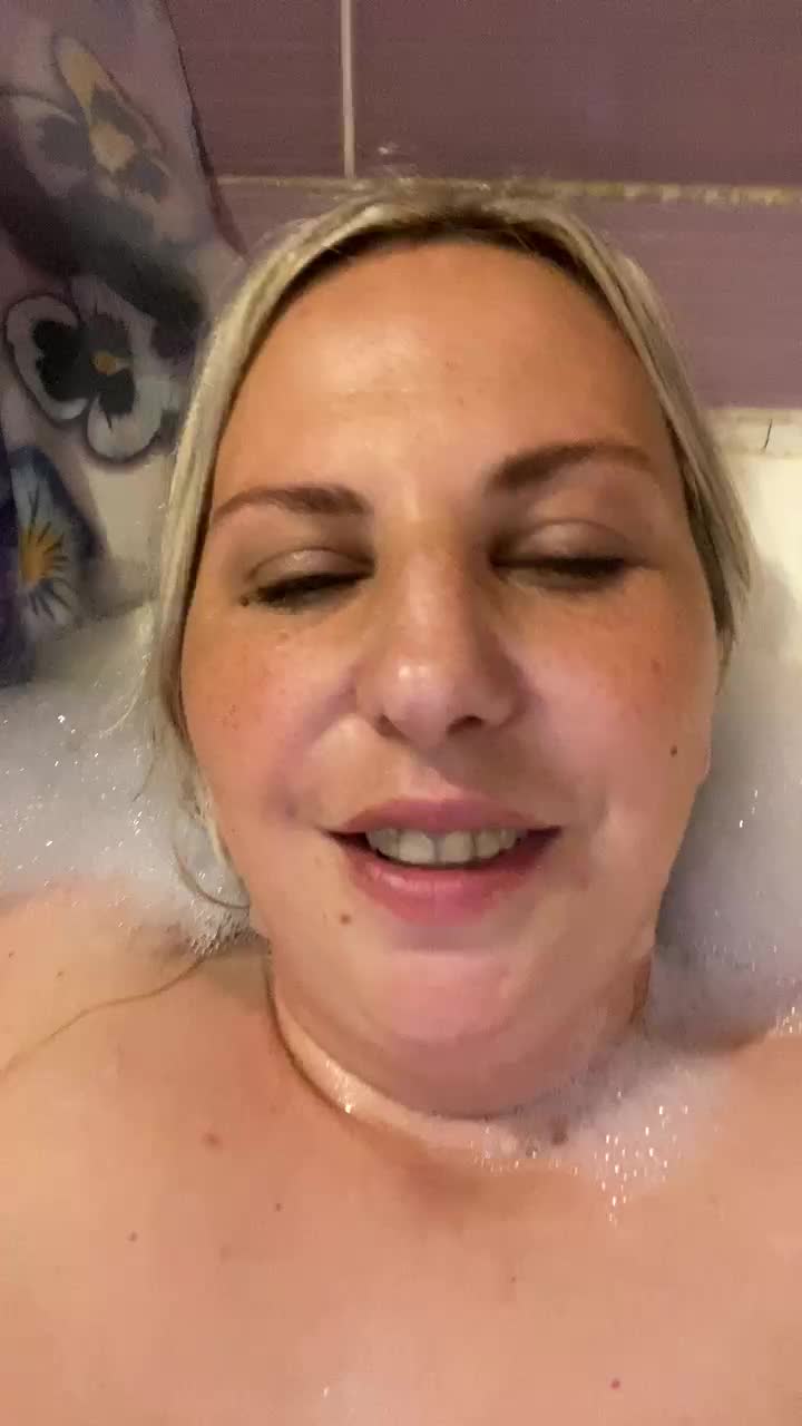 Roksi-8 Adult Chat September 7, 2025