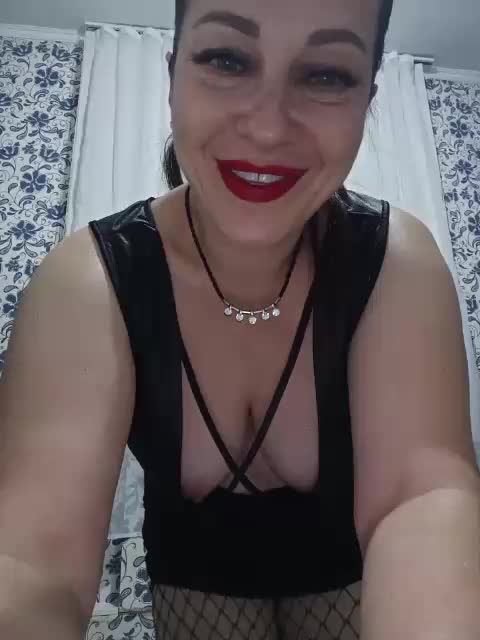 PetiteBrunieX Adult Chat September 7, 2025