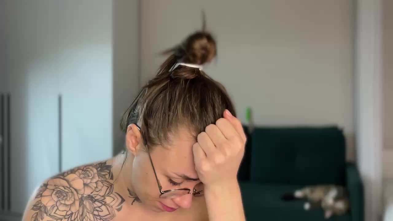 v_-_-_v Adult Chat September 7, 2025