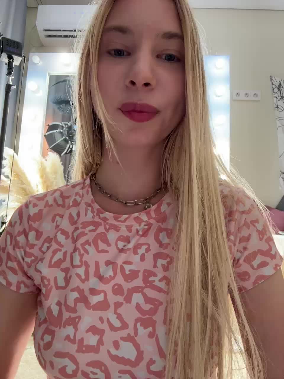 LolaDoll Adult Chat September 7, 2025