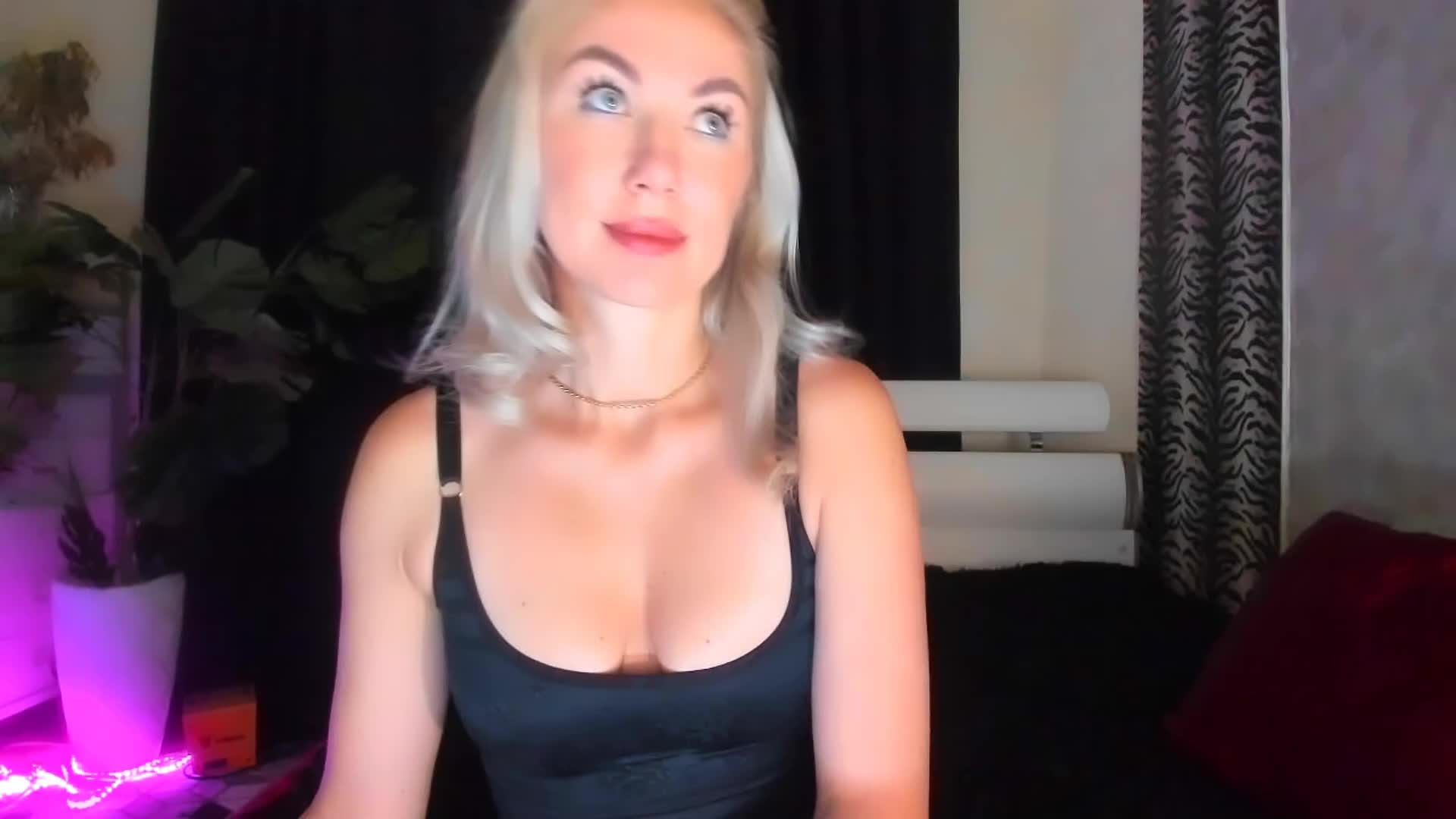 Surreal1 Adult Chat September 7, 2025