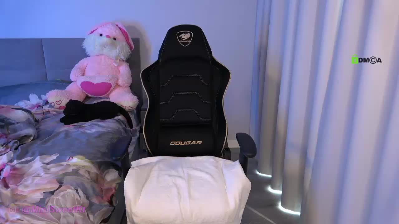 MiniSweetKt Adult Chat September 7, 2025