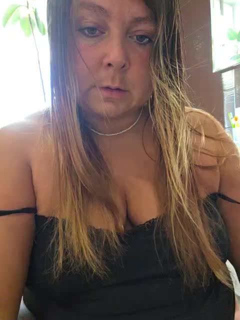 FLUFFY_BEAUTY Adult Chat September 8, 2025