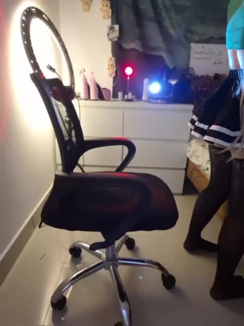 LittleDelora Adult Chat September 8, 2025