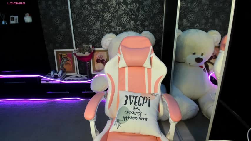 Queen_baby Adult Chat September 8, 2025