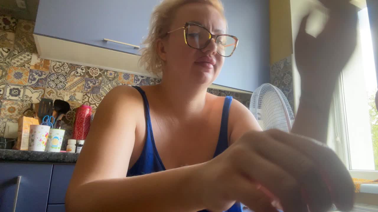 Oksana494 Adult Chat September 8, 2025