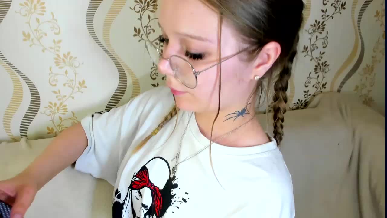 MelMooon Adult Chat September 8, 2025