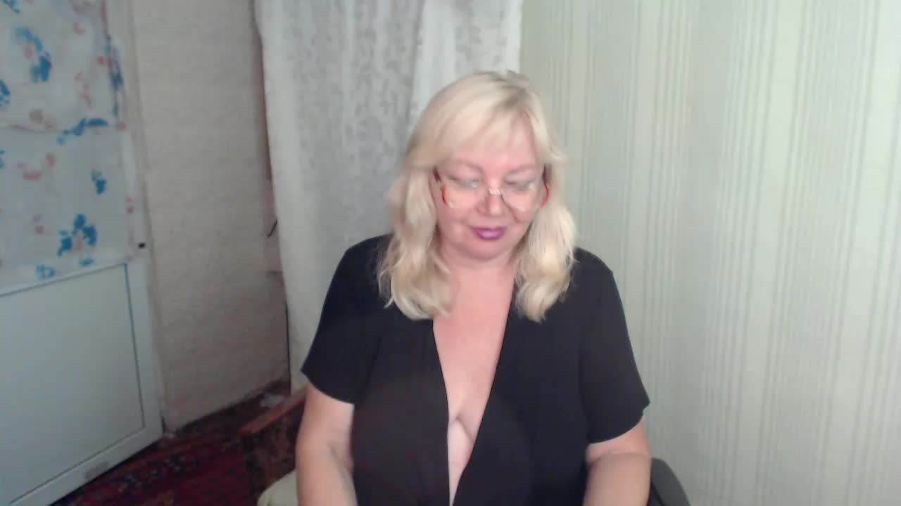 EvelynLoveShy Adult Chat September 8, 2025