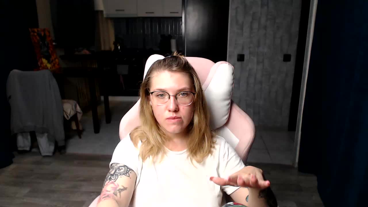 Regimasmile Adult Chat September 8, 2025