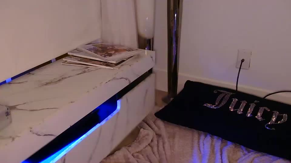 lilbeccaxo Adult Chat September 8, 2025