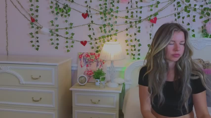 Real_Tini Adult Chat September 8, 2025