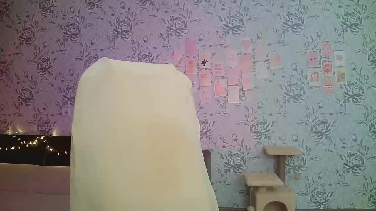 annie-fleur Adult Chat September 9, 2025