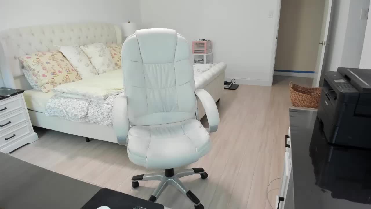 -Michelle- Adult Chat September 9, 2025