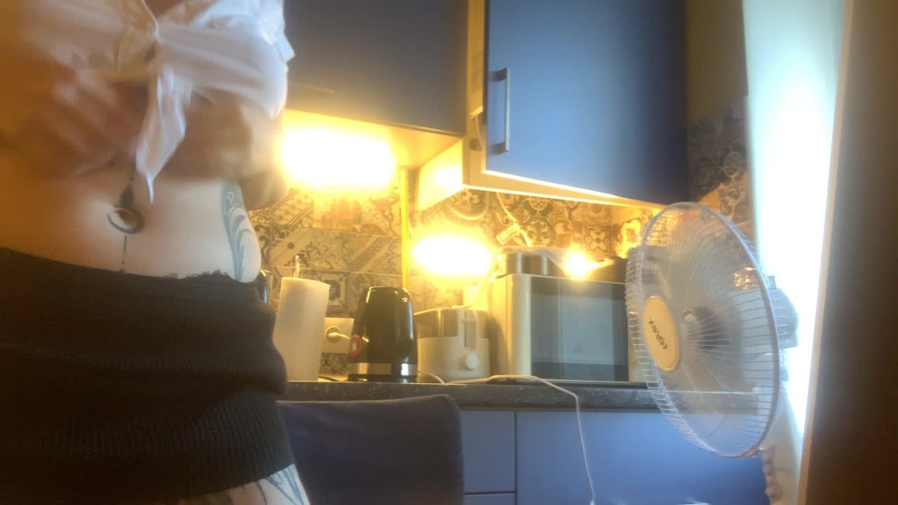 Oksana494 Adult Chat September 9, 2025