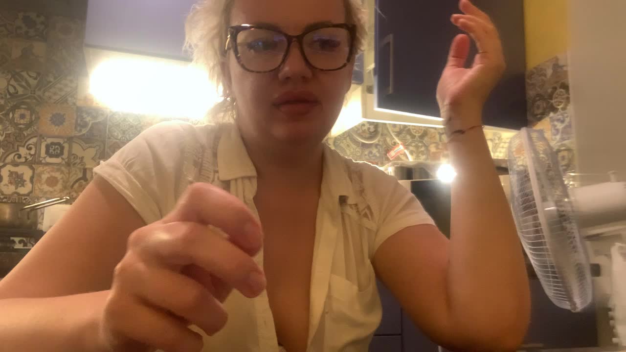 Oksana494 Adult Chat September 8, 2025