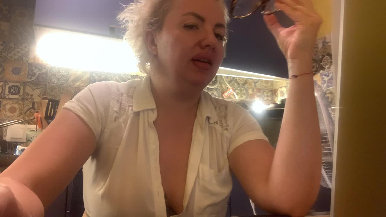 Oksana494 Adult Chat September 9, 2025