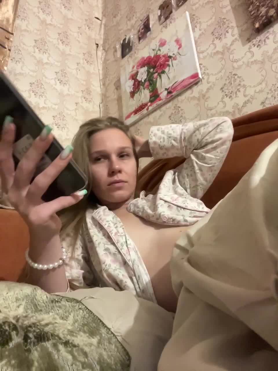 Milana22a Adult Chat September 9, 2025