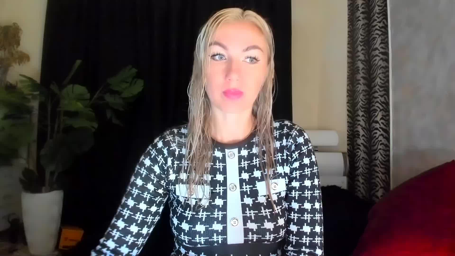 Surreal1 Adult Chat September 9, 2025