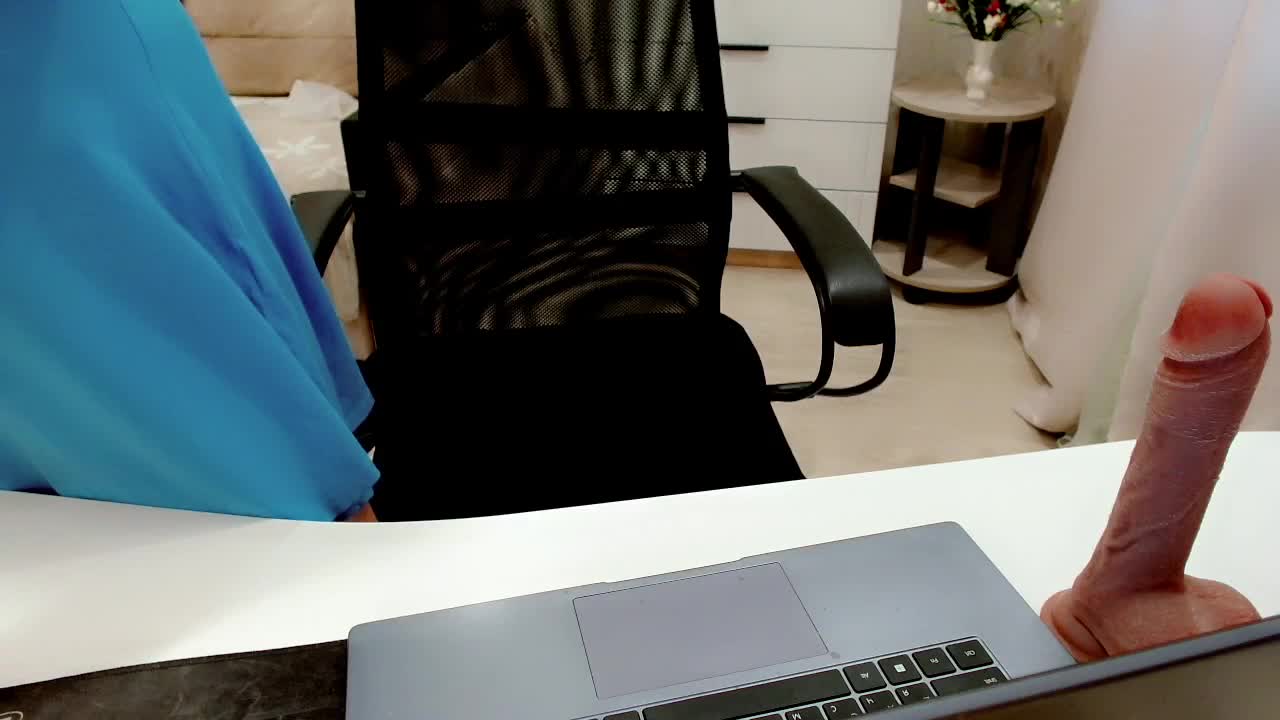 JuicyGloss Adult Chat September 9, 2025