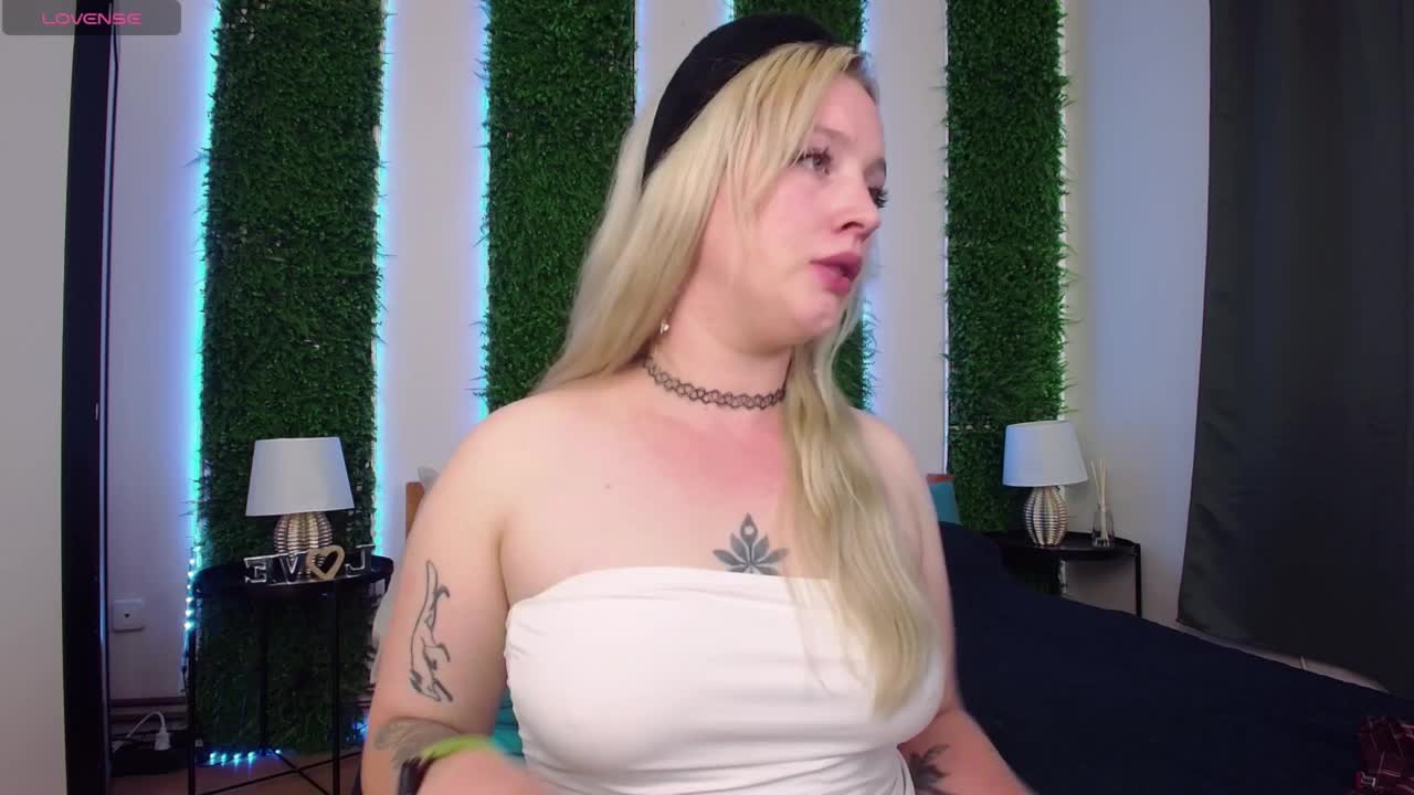 Nicole-Aniston Adult Chat September 10, 2025