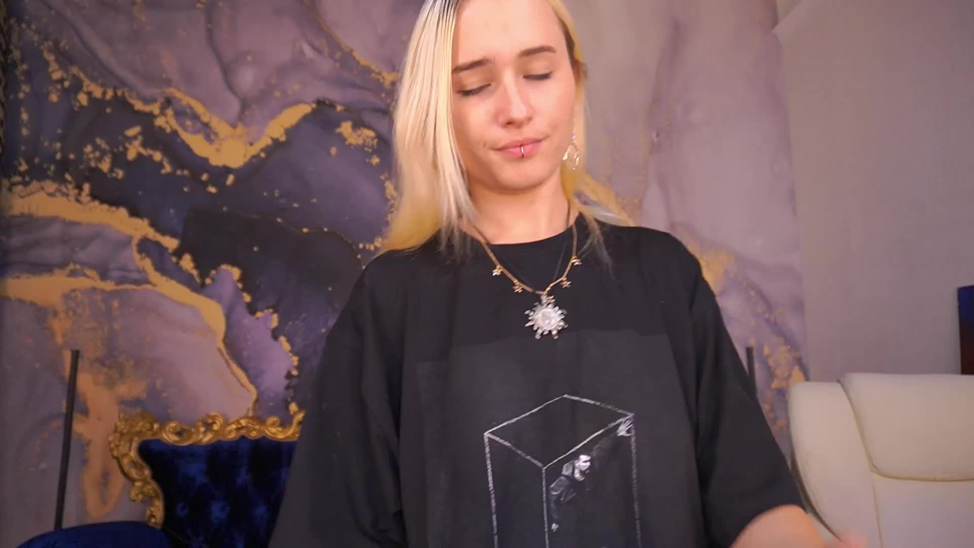 LilElfie Adult Chat September 10, 2025