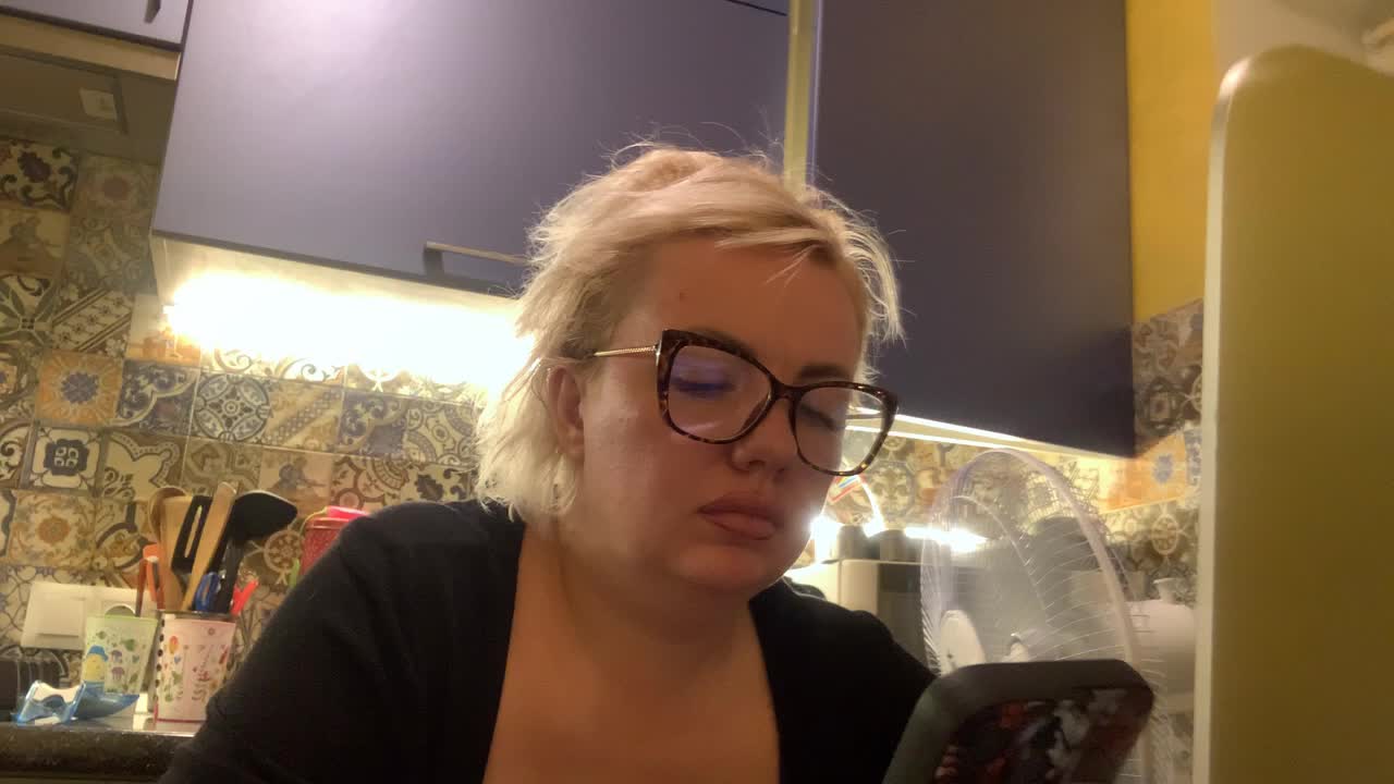 Oksana494 Adult Chat September 10, 2025