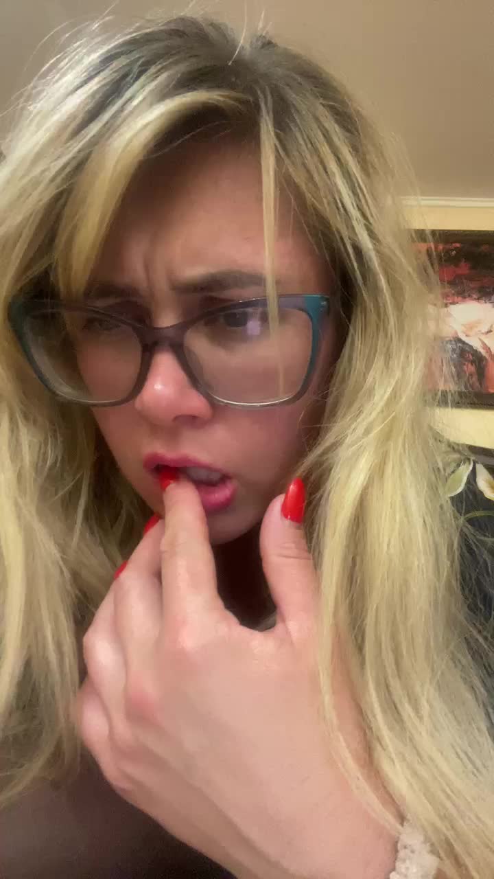 Elegant00Girl Adult Chat September 10, 2025