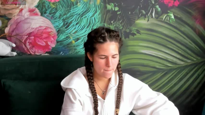 MiaMialani Adult Chat September 10, 2025