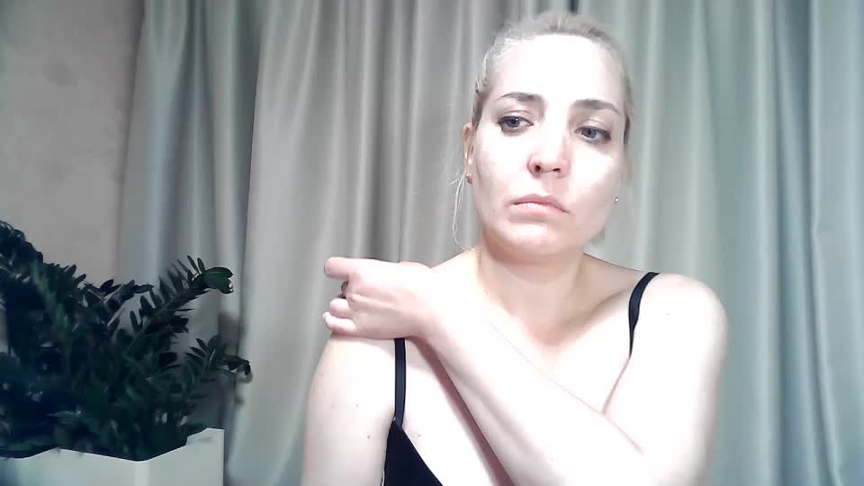 mariska-kiska Adult Chat September 11, 2025