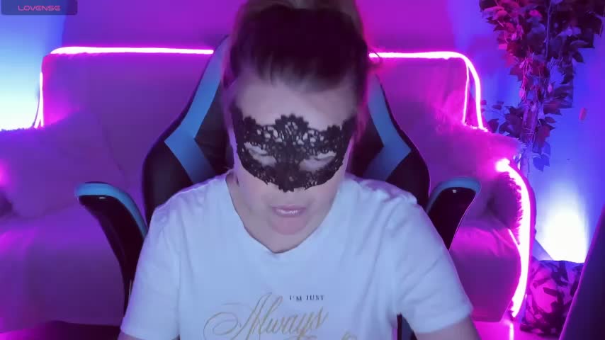 Sexy-Housewife Adult Chat September 11, 2025