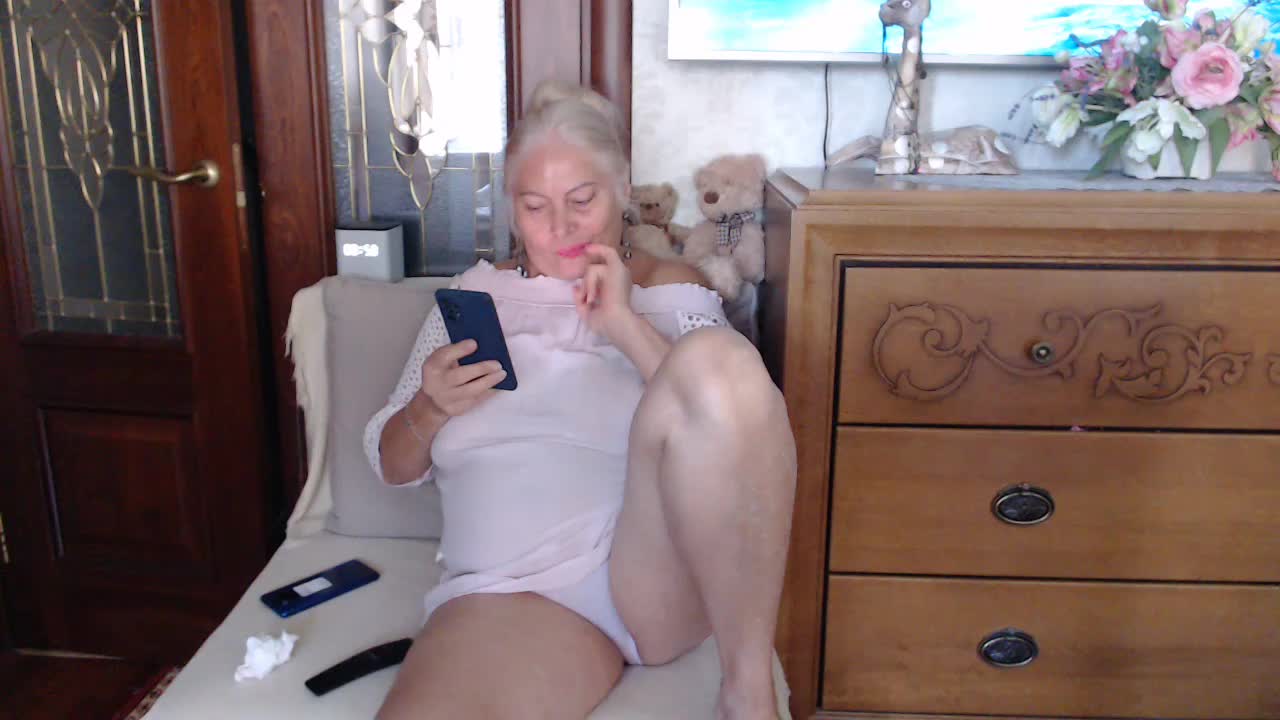 MonaMonako Adult Chat September 11, 2025