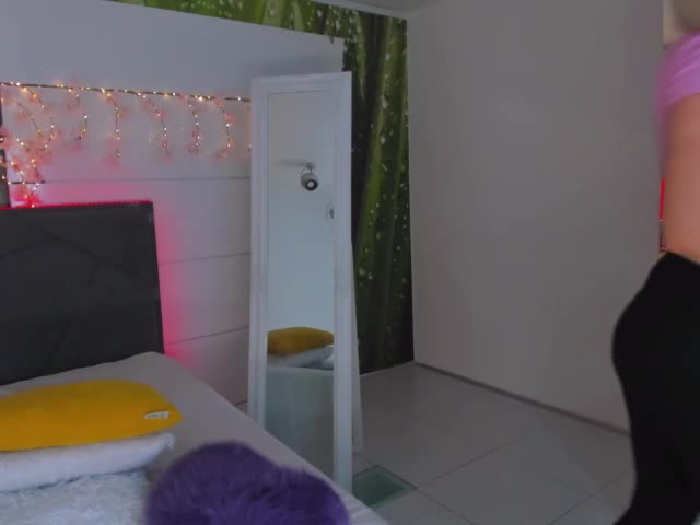 HollyTaillor Adult Chat September 12, 2025