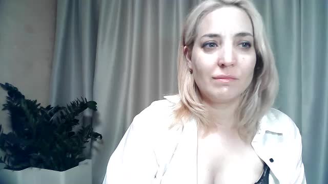 mariska-kiska Adult Chat September 12, 2025