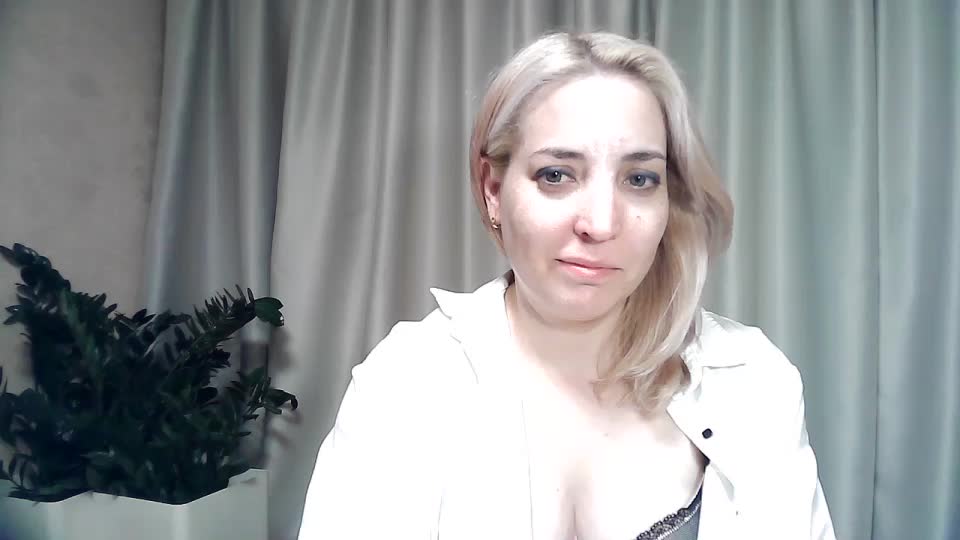 mariska-kiska Adult Chat September 12, 2025