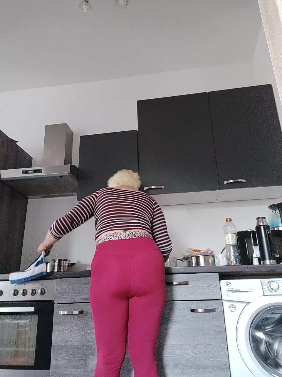 Vika211 Adult Chat September 12, 2025