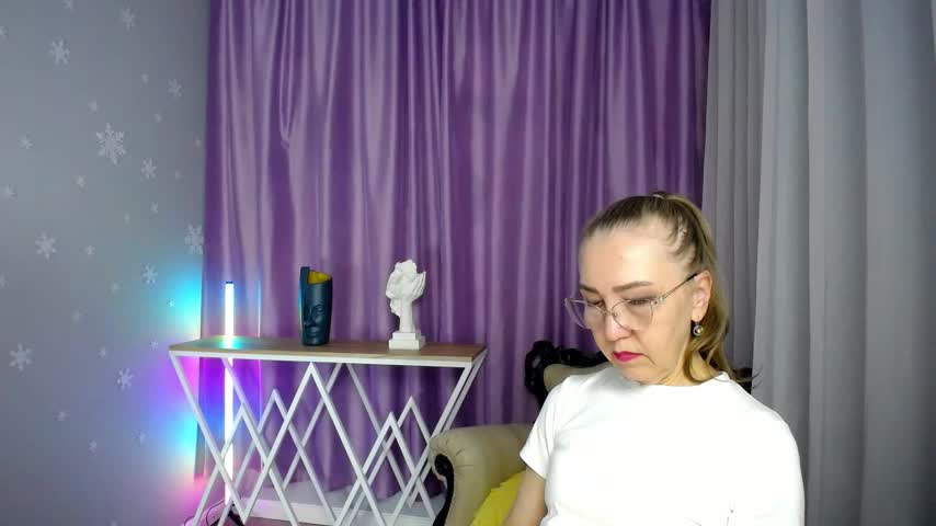 queen_a_n_i Adult Chat September 12, 2025