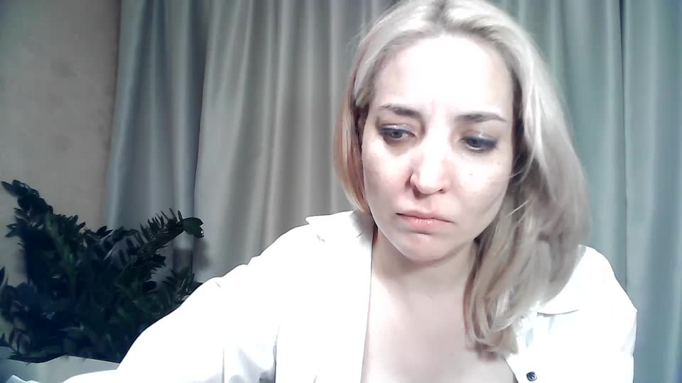 mariska-kiska Adult Chat September 12, 2025