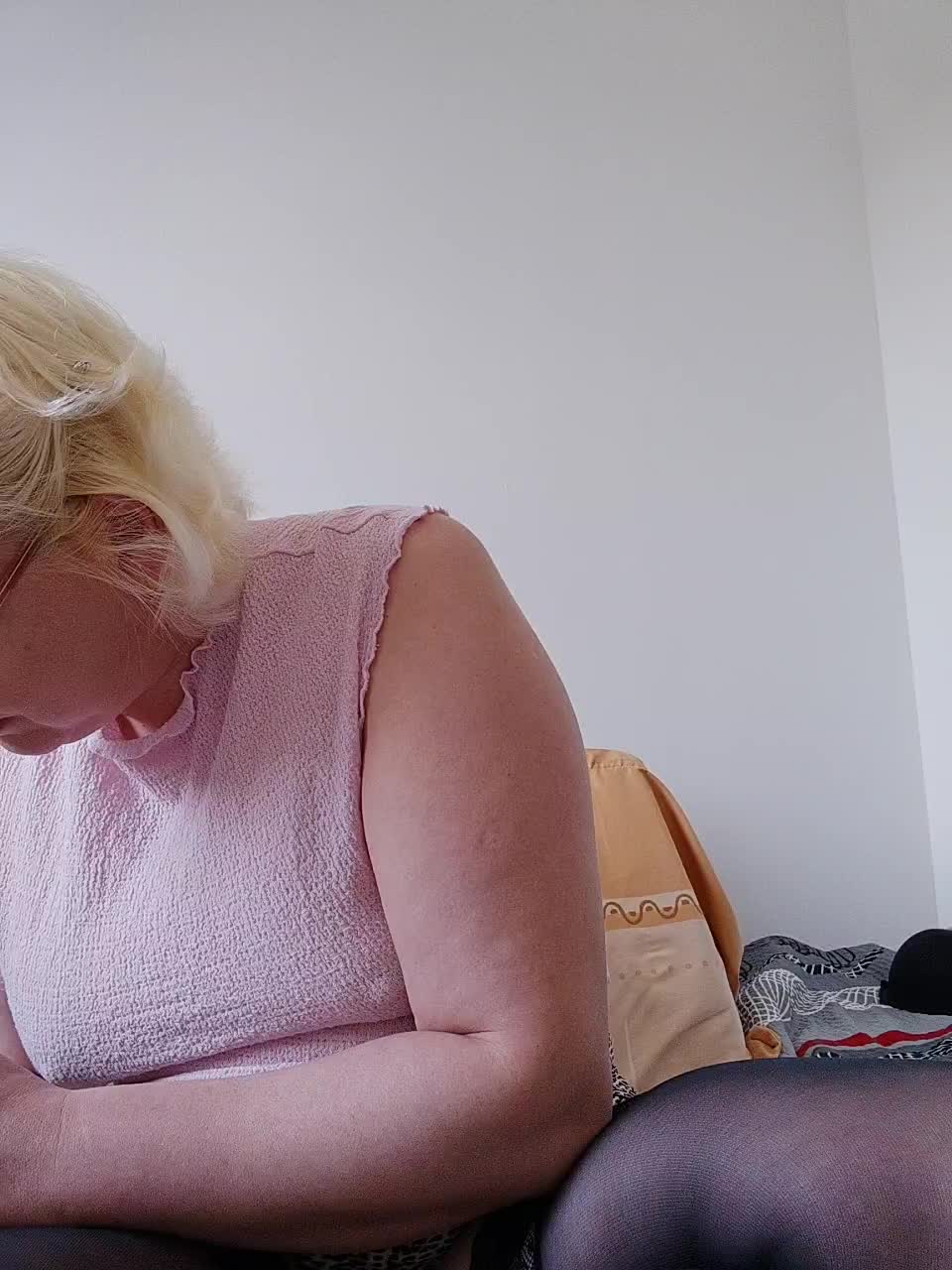 Vika211 Adult Chat September 12, 2025