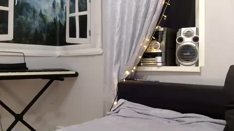 Elly_Silence Adult Chat September 12, 2025