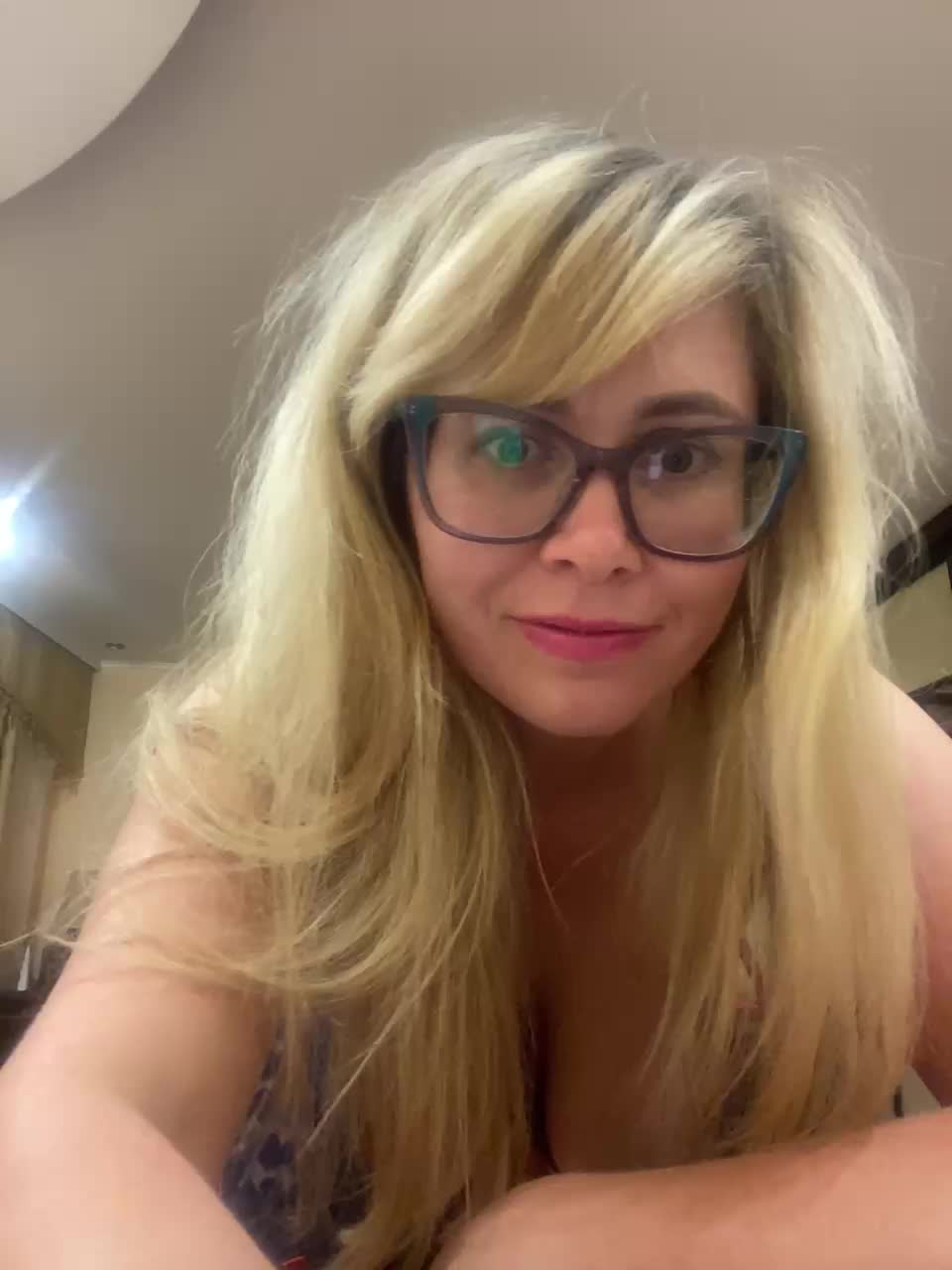 Elegant00Girl Adult Chat September 12, 2025