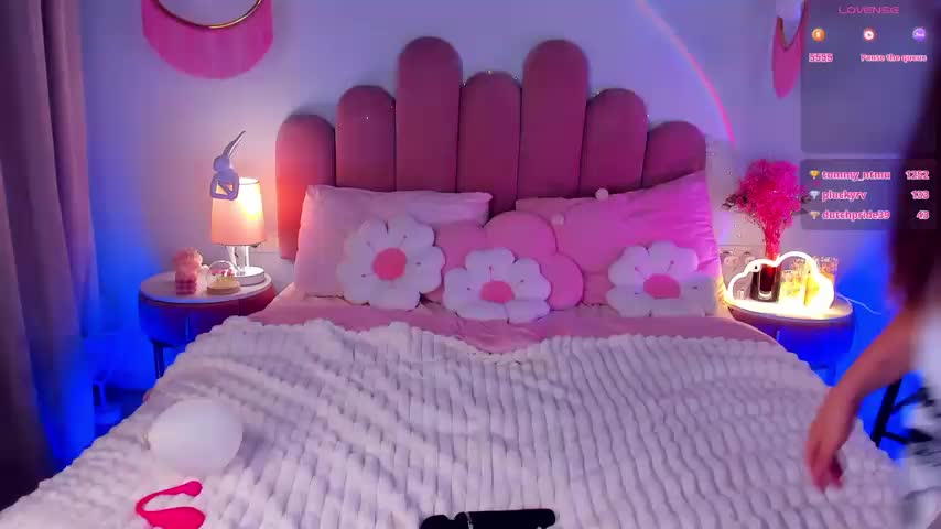 GiaCale Adult Chat September 12, 2025