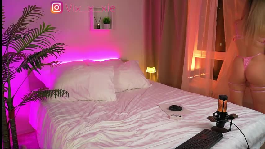 ViXXXiee Adult Chat September 12, 2025