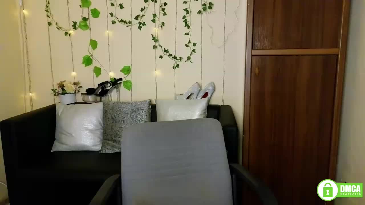 Jullyblondkiss Adult Chat September 12, 2025