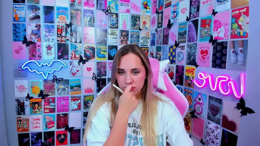 MiaMilas Adult Chat September 12, 2025