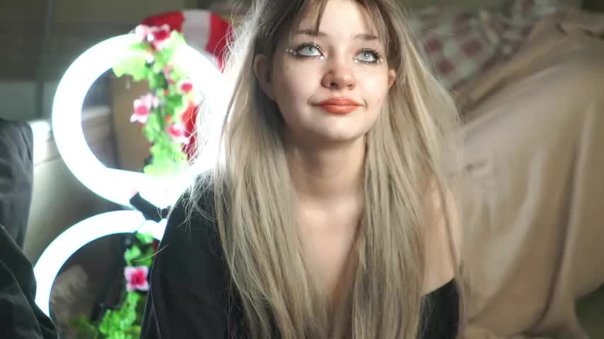 nikoli_naw Adult Chat September 12, 2025